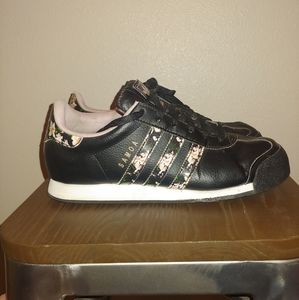 adidas originals samoa floral rose adidas originals samoa floral rose
